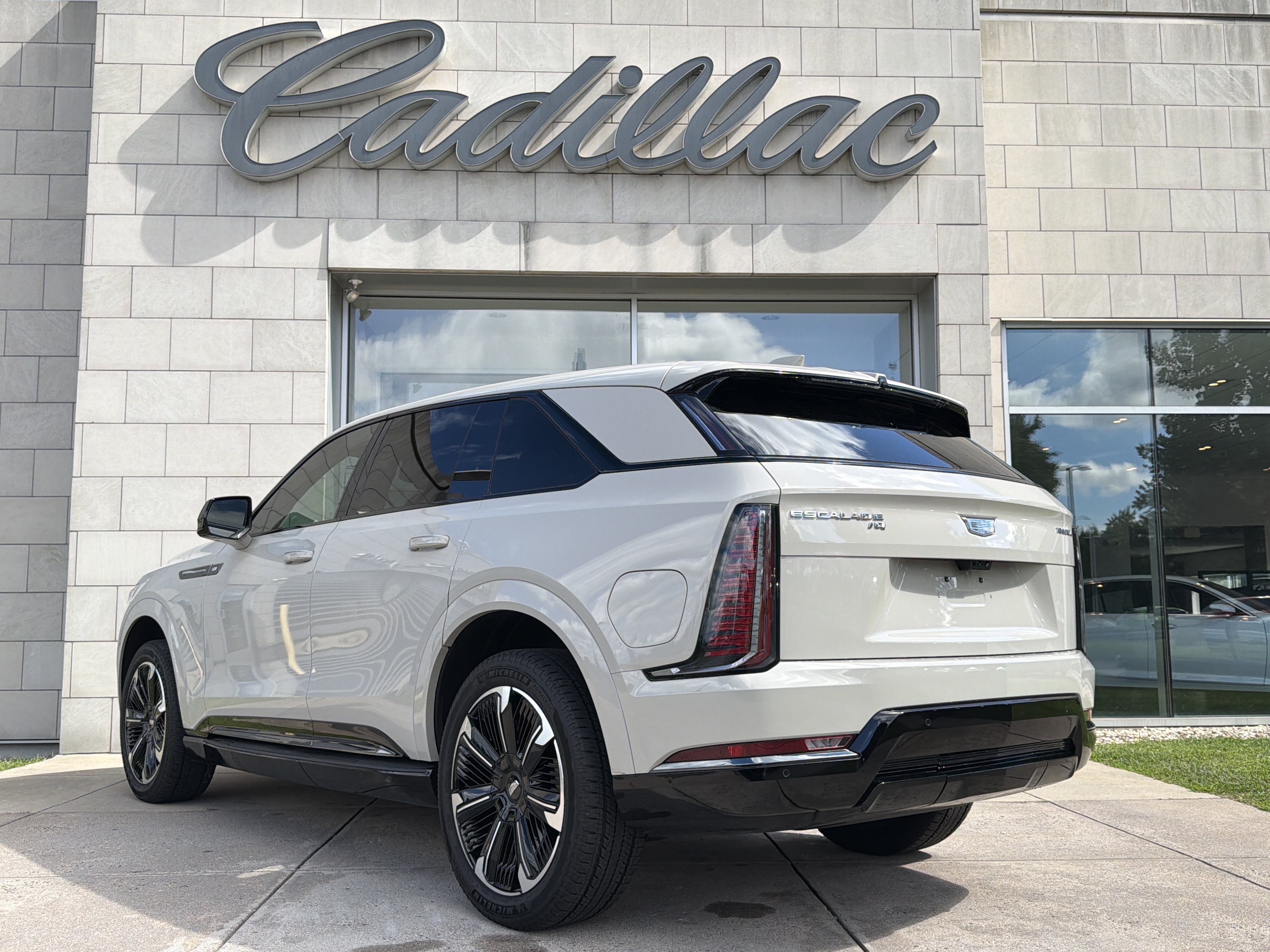 Used 2026 Cadillac Escalade IQ Sport 2 AWD/4WD image 8