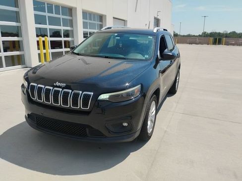 Used 2019 Jeep Cherokee Latitude w/ Popular Appearance Group FWD image 7