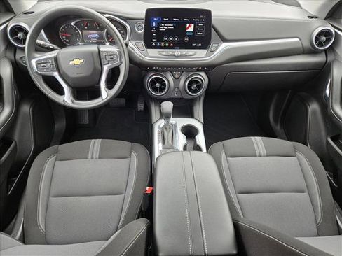 Used 2025 Chevrolet Blazer LT FWD image 16