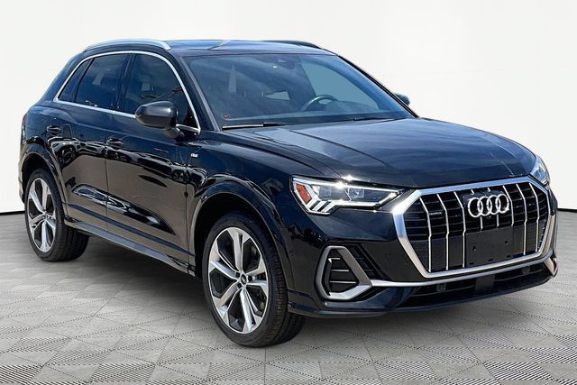 Used 2021 Audi Q3 2.0T Premium Plus w/ Premium Plus Package AWD/4WD image 11