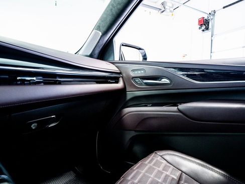 Used 2023 Cadillac Escalade V w/ LPO, ONYX Package image 54