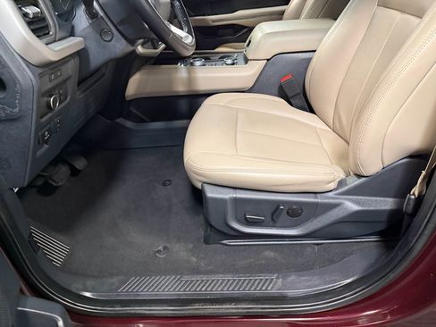Used 2024 Ford Expedition XLT image 57