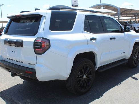 Used 2026 Toyota 4Runner Platinum AWD/4WD image 3