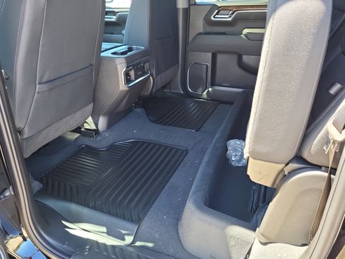 New 2025 GMC Sierra 1500 Elevation image 13