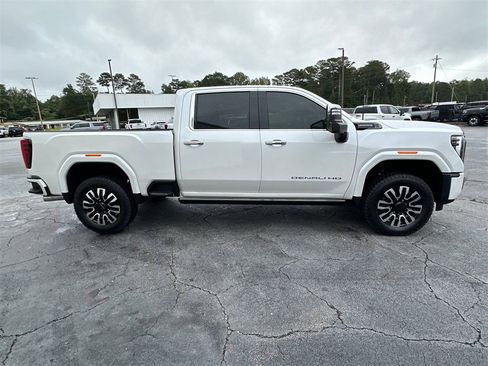 Used 2025 GMC Sierra 2500 Denali Ultimate image 5