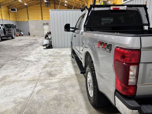 Used 2022 Ford F250 XLT w/ XLT Value Package AWD/4WD image 9