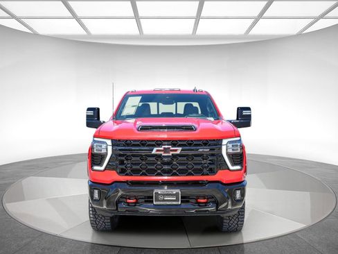 Used 2024 Chevrolet Silverado 2500 ZR2 w/ Technology Package AWD/4WD image 6
