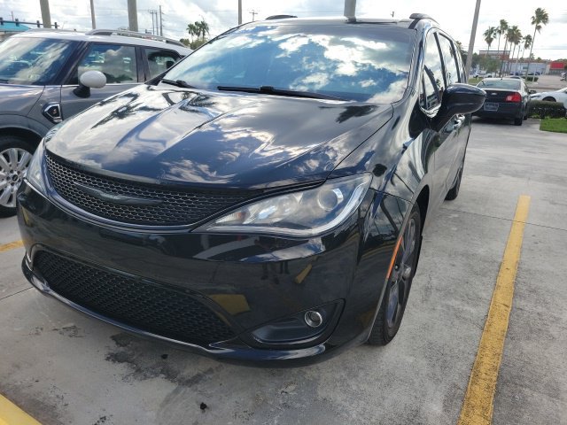 Used 2019 Chrysler Pacifica Touring-L Plus w/ S Appearance Package FWD image 1