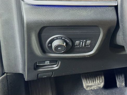 Used 2022 Jeep Grand Cherokee Summit w/ Luxury Tech Group V image 22