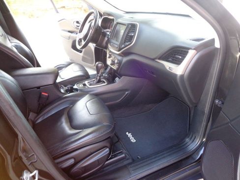 Used 2016 Jeep Cherokee Limited AWD/4WD image 18