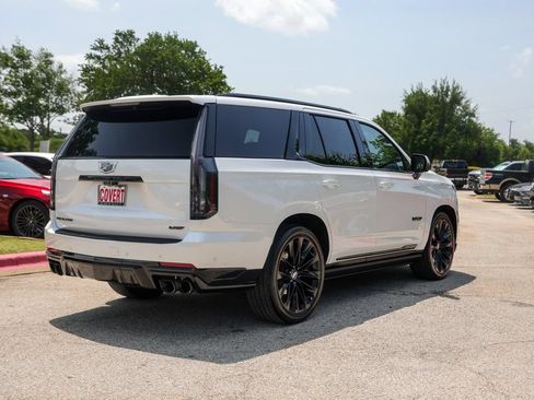Used 2025 Cadillac Escalade V w/ LPO, ONYX Package AWD/4WD image 4