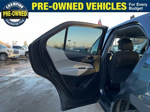Used 2020 Chevrolet Equinox LT w/ Driver Convenience Package image 30