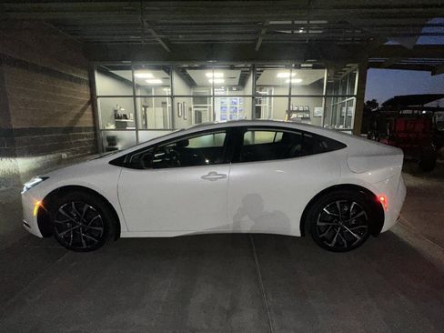 Used 2024 Toyota Prius Prime image 6