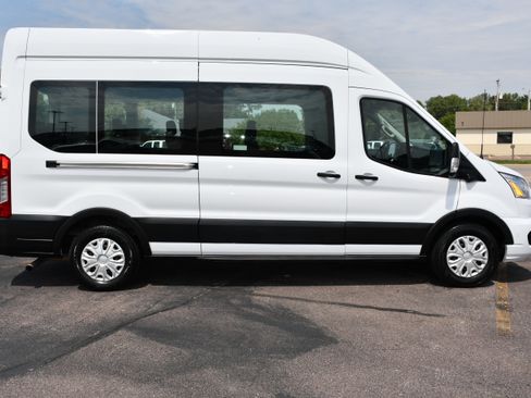 Used 2022 Ford Transit 350 XLT RWD image 4