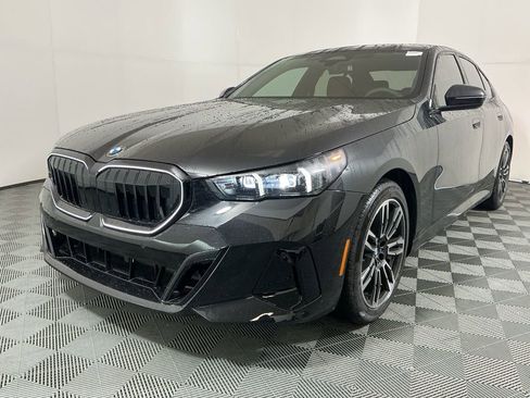 New 2026 BMW 530i w/ M Sport Package RWD image 2