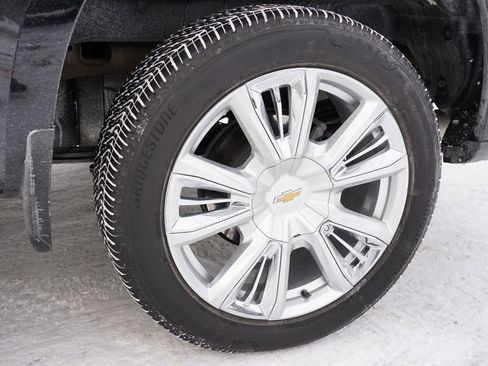 Used 2022 Chevrolet Silverado 1500 High Country w/ High Country Premium Package image 36