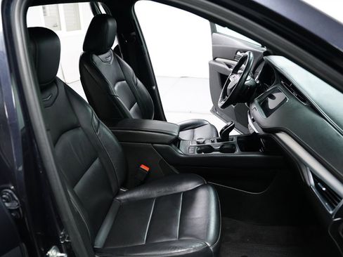 Used 2023 Cadillac XT4 Premium Luxury image 16