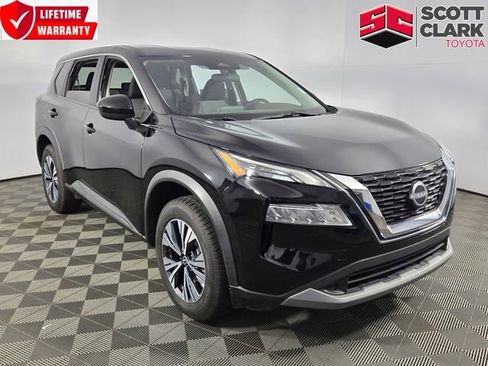 Used 2023 Nissan Rogue SV image 1