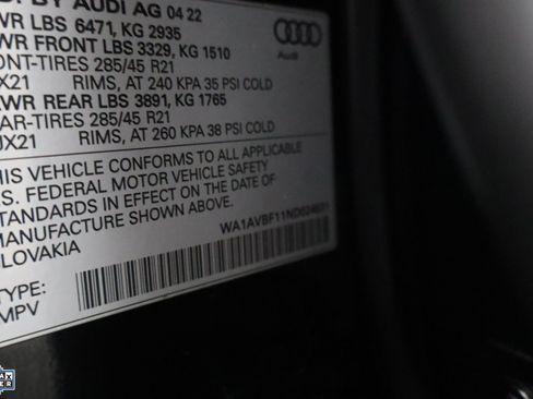 Used 2022 Audi Q8 Premium image 31