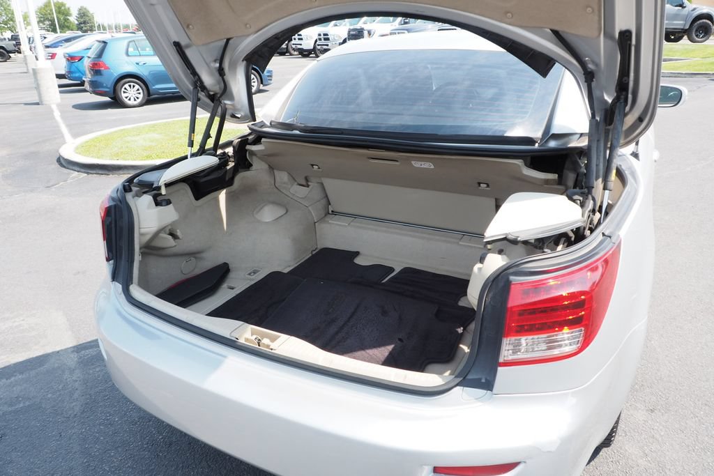 Used 2010 Lexus IS 250C w/ Luxury Pkg RWD image 16