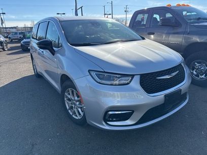 Used 2024 Chrysler Pacifica Touring-L