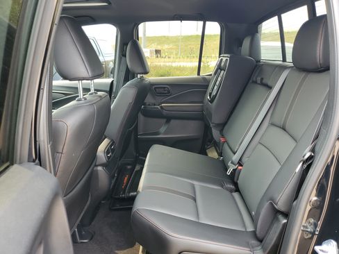 Certified 2025 Honda Ridgeline TrailSport image 12