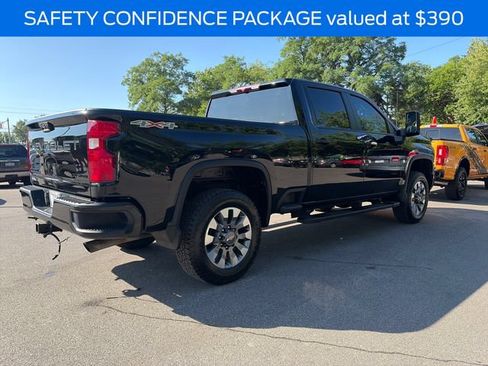 Used 2022 Chevrolet Silverado 2500 Custom w/ Custom Value Package AWD/4WD image 8