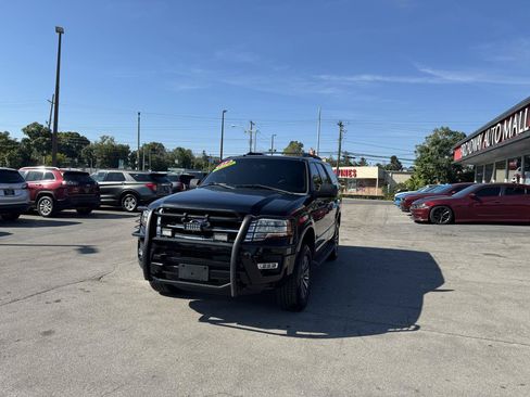 Used 2017 Ford Expedition XLT AWD/4WD image 7