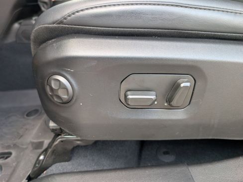 Used 2024 Jeep Gladiator Rubicon AWD/4WD image 15
