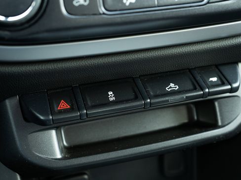 Used 2021 Chevrolet Colorado LT w/ LT Convenience Package image 32