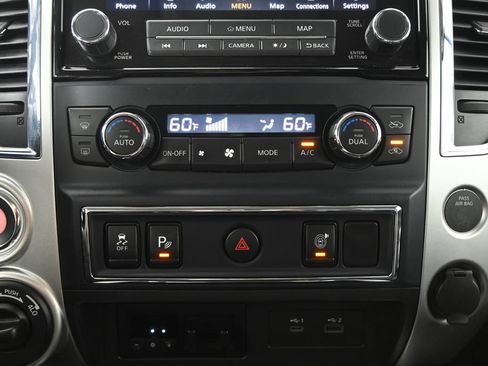 Used 2021 Nissan Titan SV w/ SV Convenience Package AWD/4WD image 29