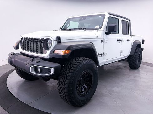 Used 2025 Jeep Gladiator Sport AWD/4WD image 21