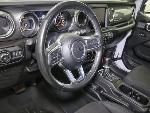 Used 2022 Jeep Wrangler Unlimited Sahara w/ LED Lighting Group AWD/4WD image 25