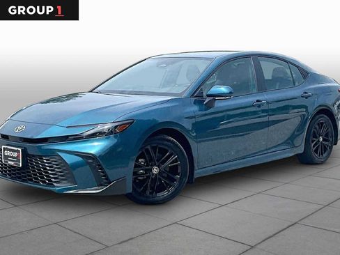 Used 2025 Toyota Camry SE w/ Convenience Package AWD/4WD image 1