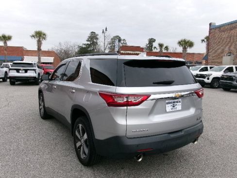Used 2019 Chevrolet Traverse LT w/ LT Premium Package image 5