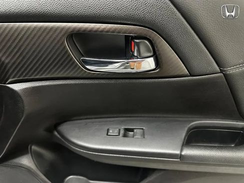 Used 2017 Honda Accord Sport image 28