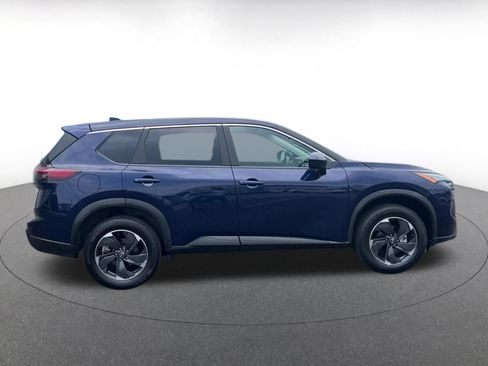 Used 2025 Nissan Rogue SV AWD/4WD image 16