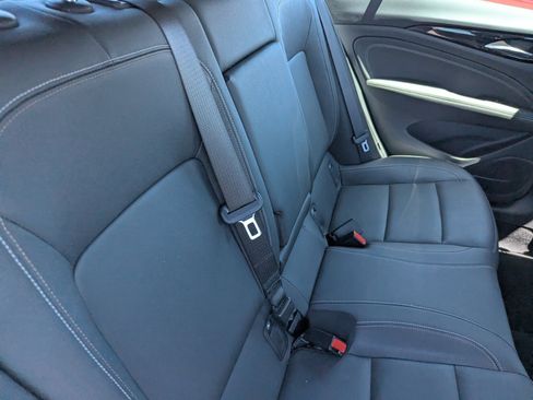 Used 2018 Buick Regal Essence image 13