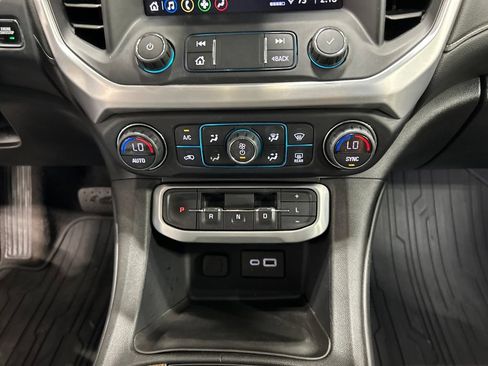 Used 2022 GMC Acadia SLE w/ Driver Convenience Package AWD/4WD image 22