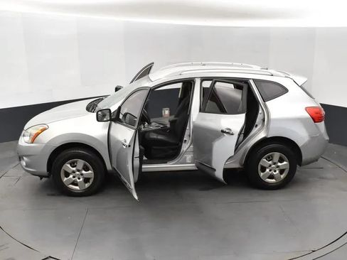 Used 2015 Nissan Rogue S w/ Convenience Package AWD/4WD image 7