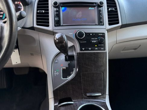 Used 2013 Toyota Venza LE FWD image 19