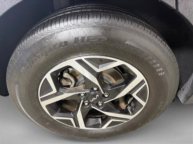 Used 2025 Kia Sportage LX FWD image 17