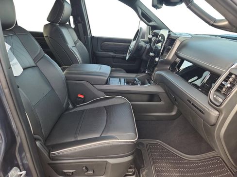 New 2025 RAM 3500 Limited AWD/4WD image 15