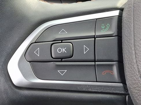 Used 2022 Jeep Compass Limited image 21