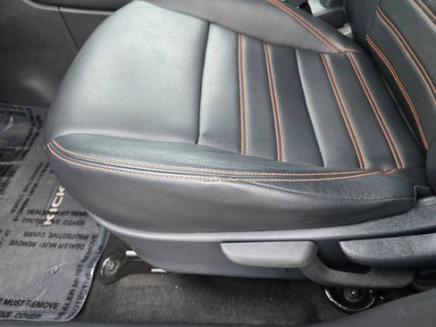 Used 2020 Nissan Kicks SR w/ SR Premium Package FWD image 13