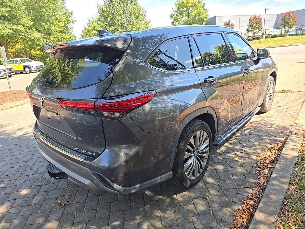 Used 2021 Toyota Highlander Platinum AWD/4WD image 4