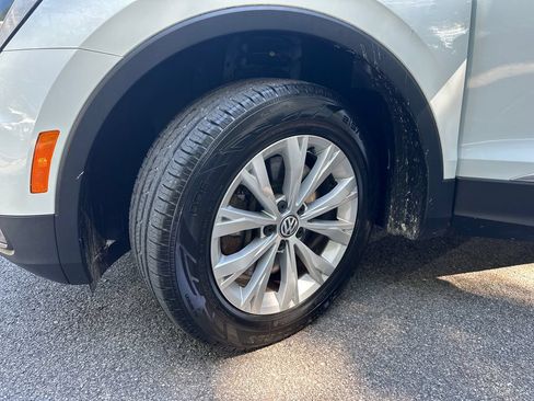Used 2018 Volkswagen Tiguan SE AWD/4WD image 7