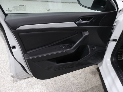 Used 2025 Volkswagen Jetta Sport FWD image 10