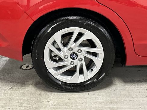 Certified 2025 Subaru Impreza 2.0i image 12