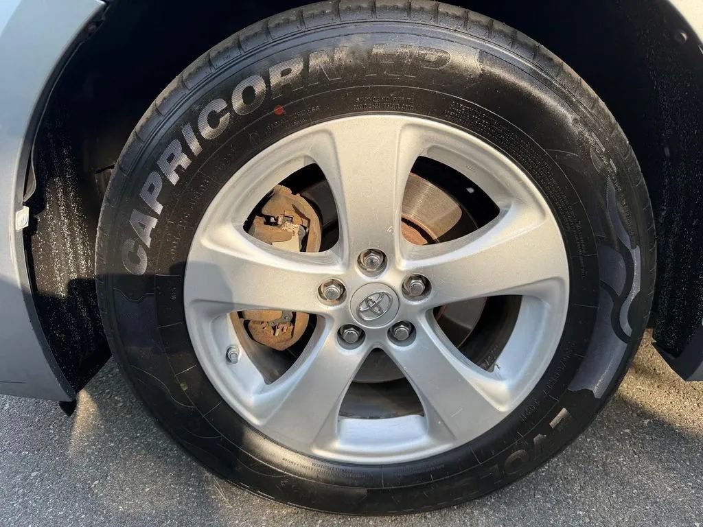 Used 2013 Toyota Sienna LE FWD image 31